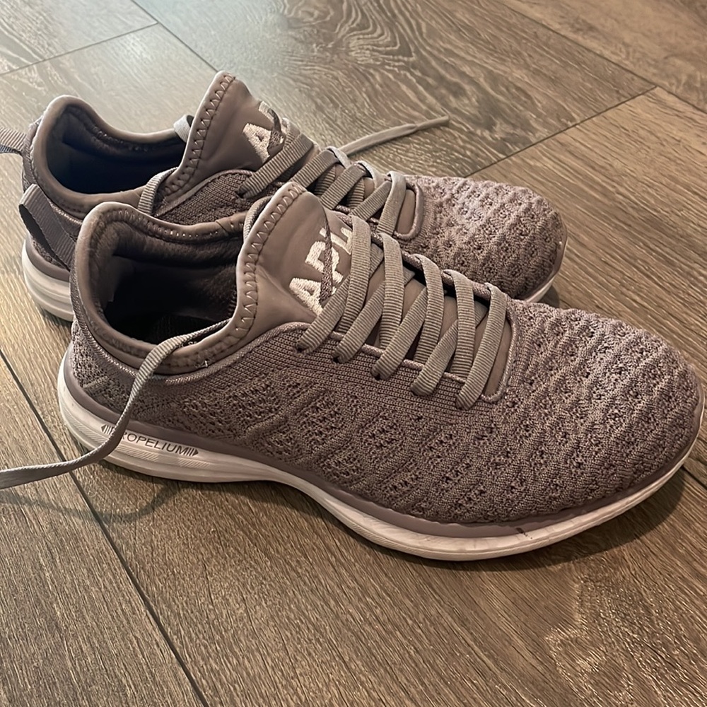 APL running shoes